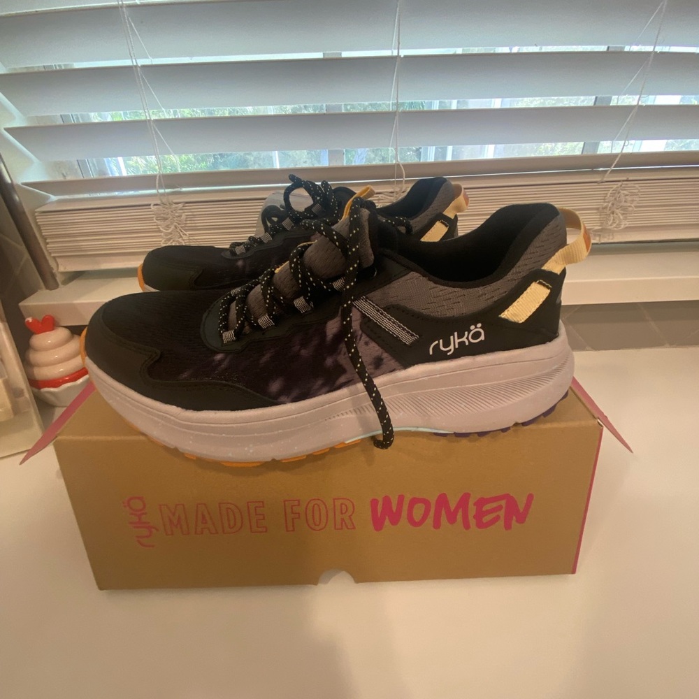 COPY - New in Box Woman’s Ryka Sneakere